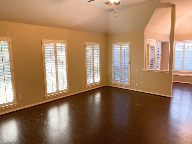 Building Photo - 19219 Sarah Ann Ct