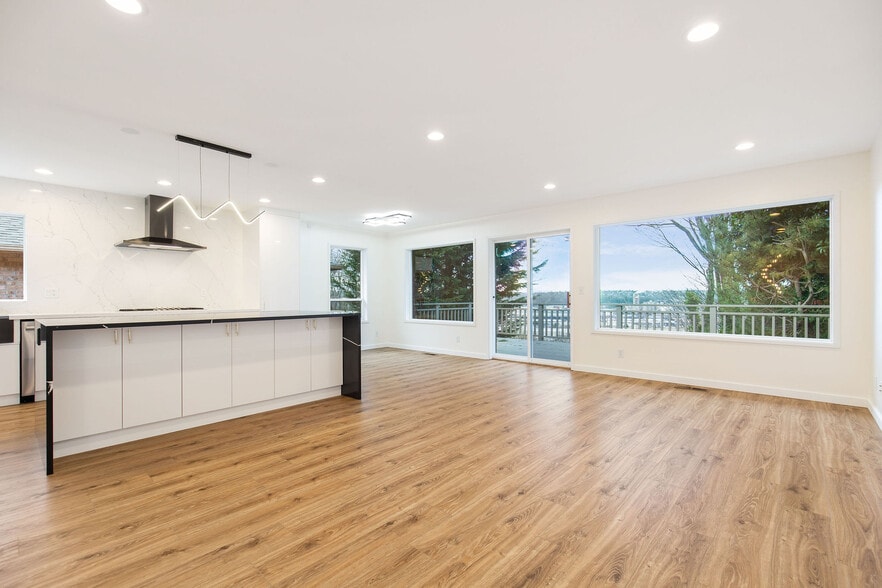 Primary Photo - 4403 Powell Pl S