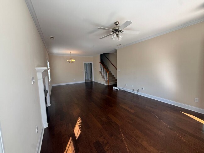 Building Photo - Well-Maintained Home in Convenient Madison Location