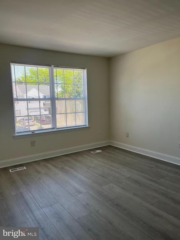 Building Photo - 6 Parktown Pl