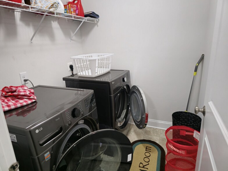 Building Photo - 100 Everleigh Dr