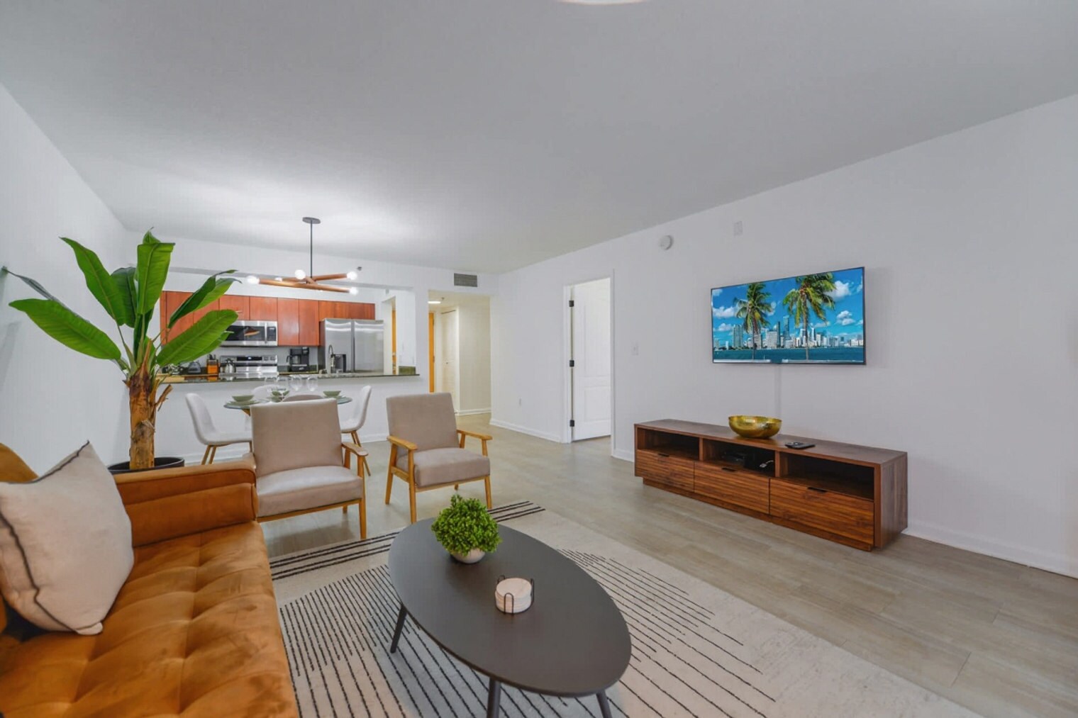 Building Photo - 1 SE 12th St