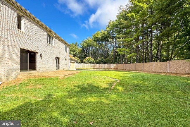 Building Photo - 6294 Dunaway Ct