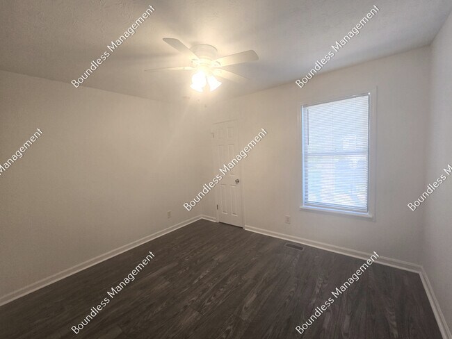 Building Photo - 3172 Carmel Dr