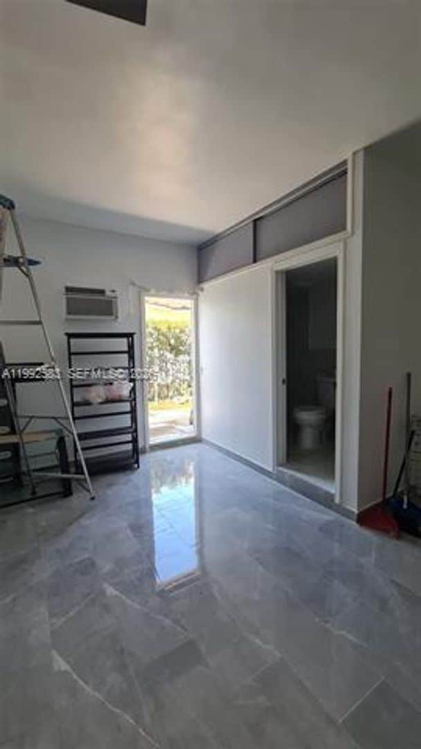 Building Photo - 6130 SW 64th Ave