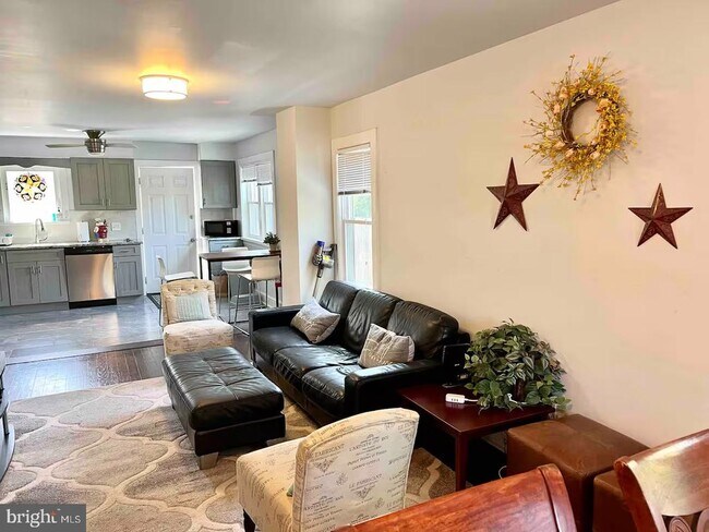 Building Photo - 12 Birch Ave