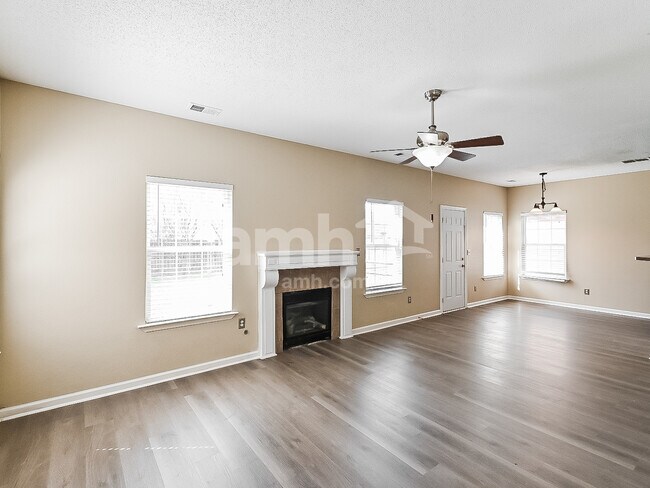 Building Photo - 7323 Red Maple Dr