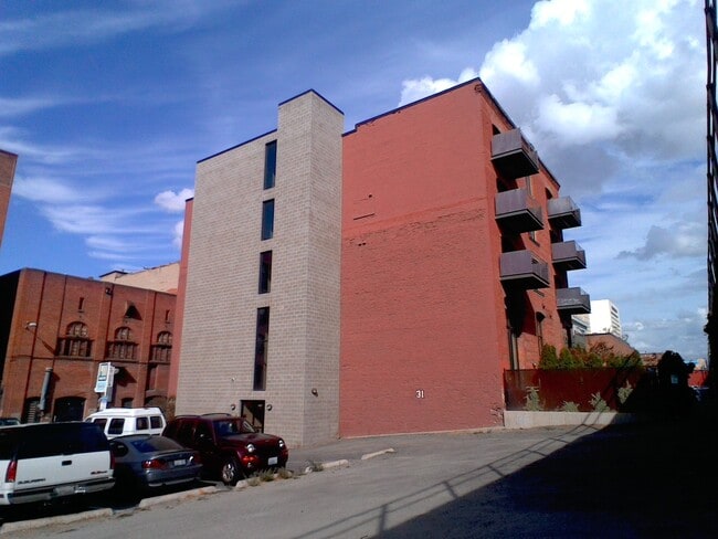 Building Photo - Downtown Loft-Style Studio Condo | 720 Sq....
