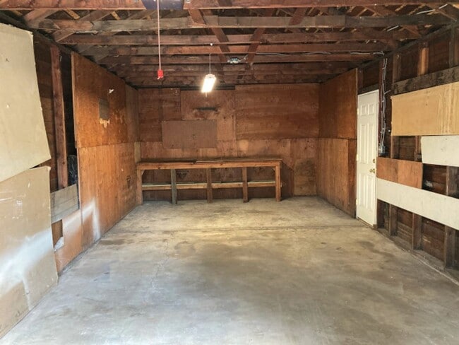 Building Photo - Shadle Area Home