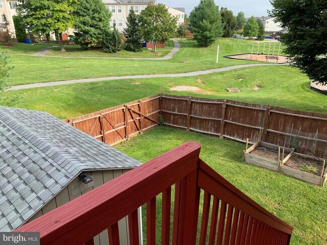 Building Photo - 4850 Marsden Pl