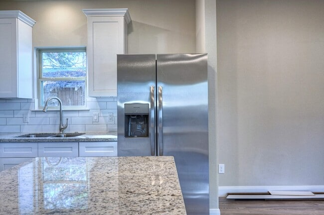 Building Photo - 9638 WARM Spgs