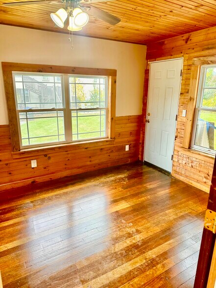 Building Photo - 15 Summer St