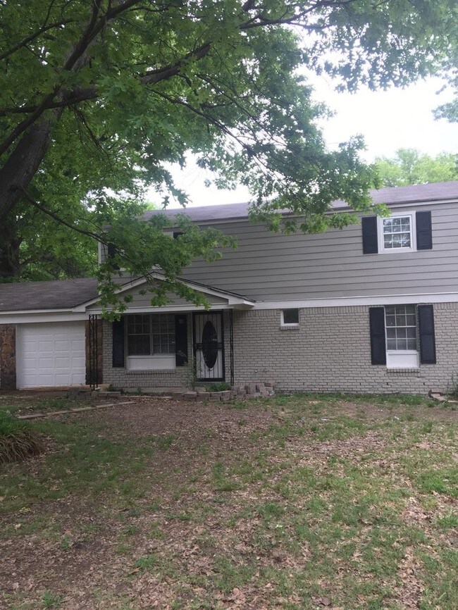 UPDATED 3 Bed and 2 Bth home in Memphis!! 5136 Christopher Ave