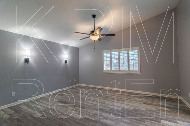 Building Photo - 6221 Crestview Cir