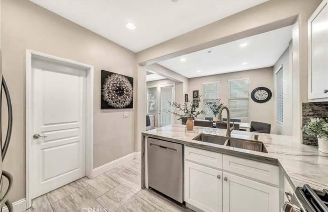 Building Photo - 16 Shelburne St