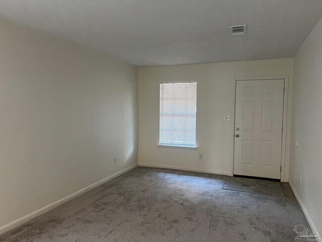 Building Photo - 1267 Redwood Ln