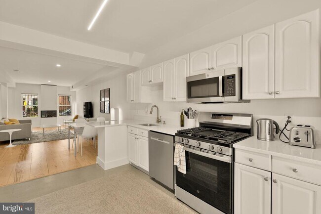 Building Photo - 1608 5th St NW