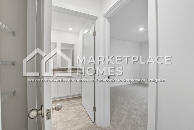 Building Photo - 4151 Hines Ln NE