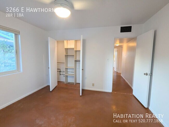 Building Photo - 3266 E Hawthorne St