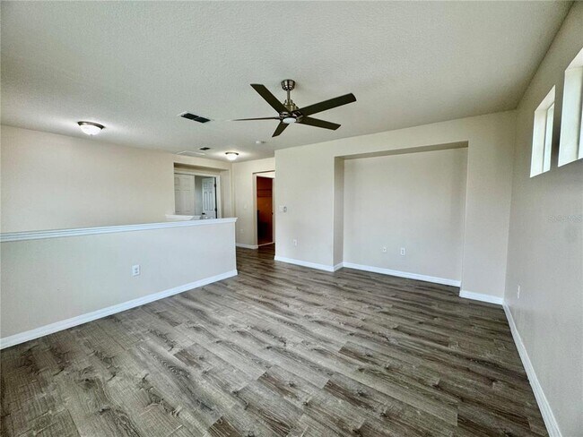 Building Photo - 2504 Amati Dr