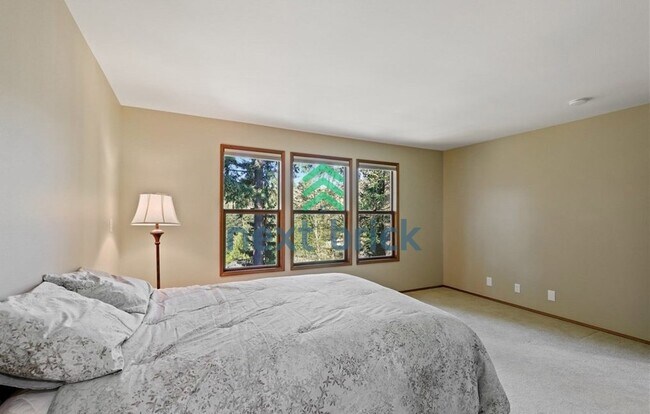 Building Photo - Beautiful 4-Bedroom Home with Spacious Yard in a Quiet Cul-de-Sac