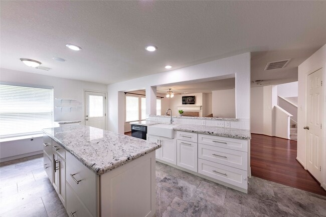 Building Photo - 13907 Bonnetbriar Ln