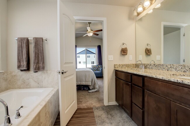 Building Photo - 4511 Longmead Dr