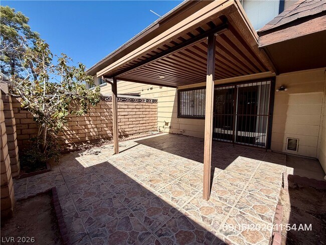 Building Photo - 6132 Meadowgrass Ln