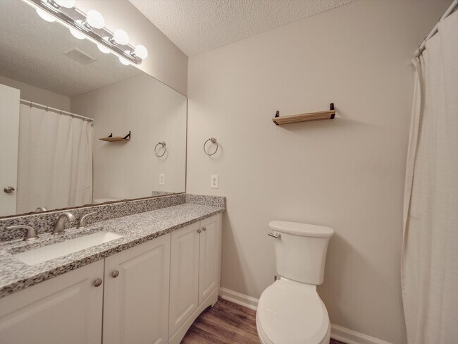 Building Photo - 1052 Churchill Downs Ct