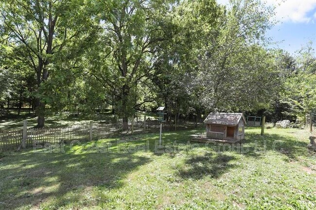 Building Photo - 700 Torytown Rd