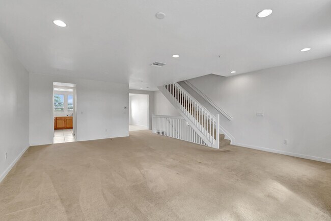 Building Photo - 770 Millbrae Ct