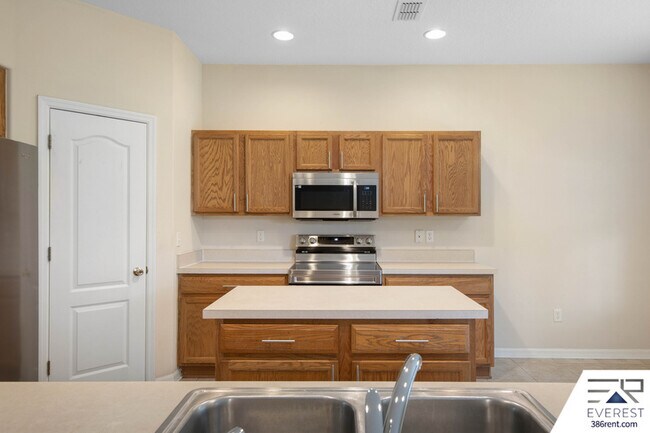 Building Photo - 40 Persimmon Dr