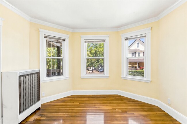 Building Photo - 72 Olney St