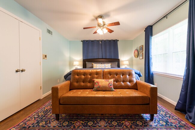 Building Photo - 6924 W Markham St