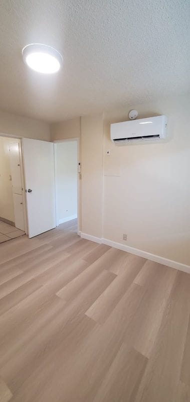 Building Photo - 1099 Roewill Dr
