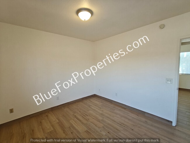 Building Photo - 2427 N Fair Oaks Ave