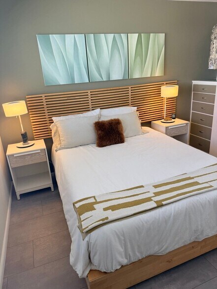 Building Photo - 777 E San Lorenzo Rd