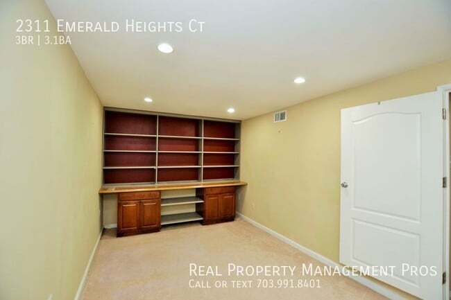 Building Photo - 2311 Emerald Heights Ct