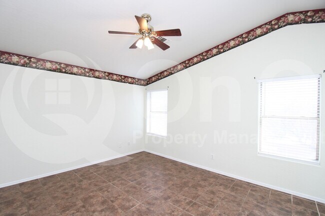Building Photo - 13349 W Desert Rock Dr