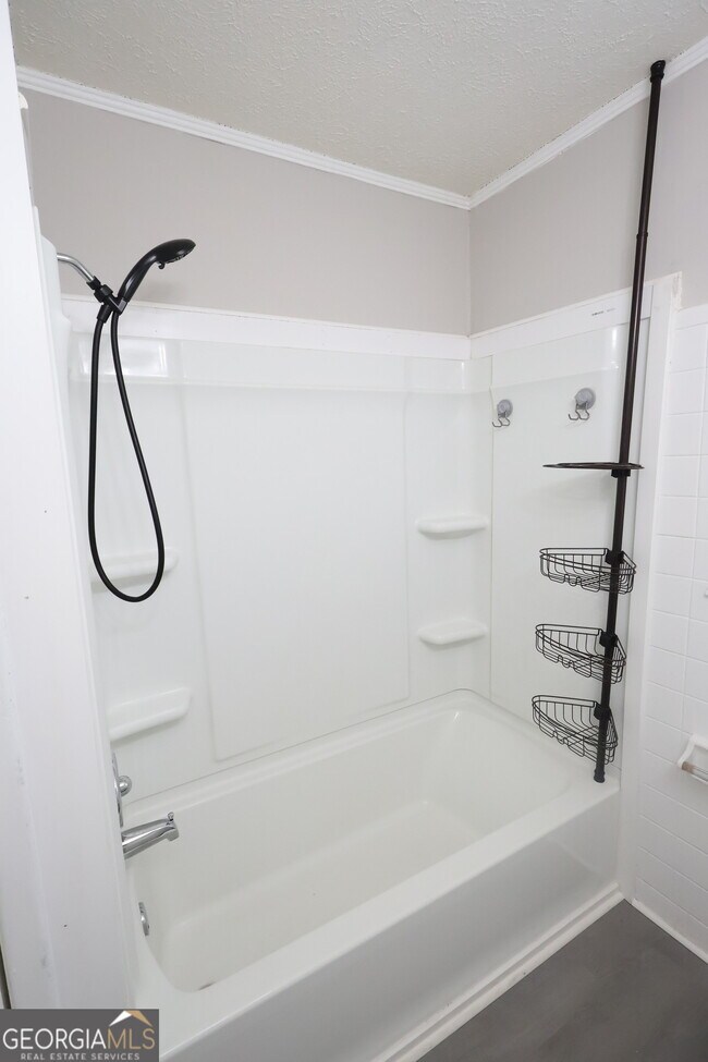 Building Photo - 351 Brook St