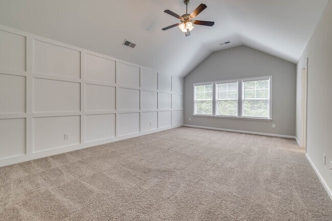 Building Photo - Beautifully maintained 4 / 2.5 home in Joh...