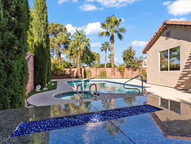 Building Photo - 2547 Serenity Hollow Dr