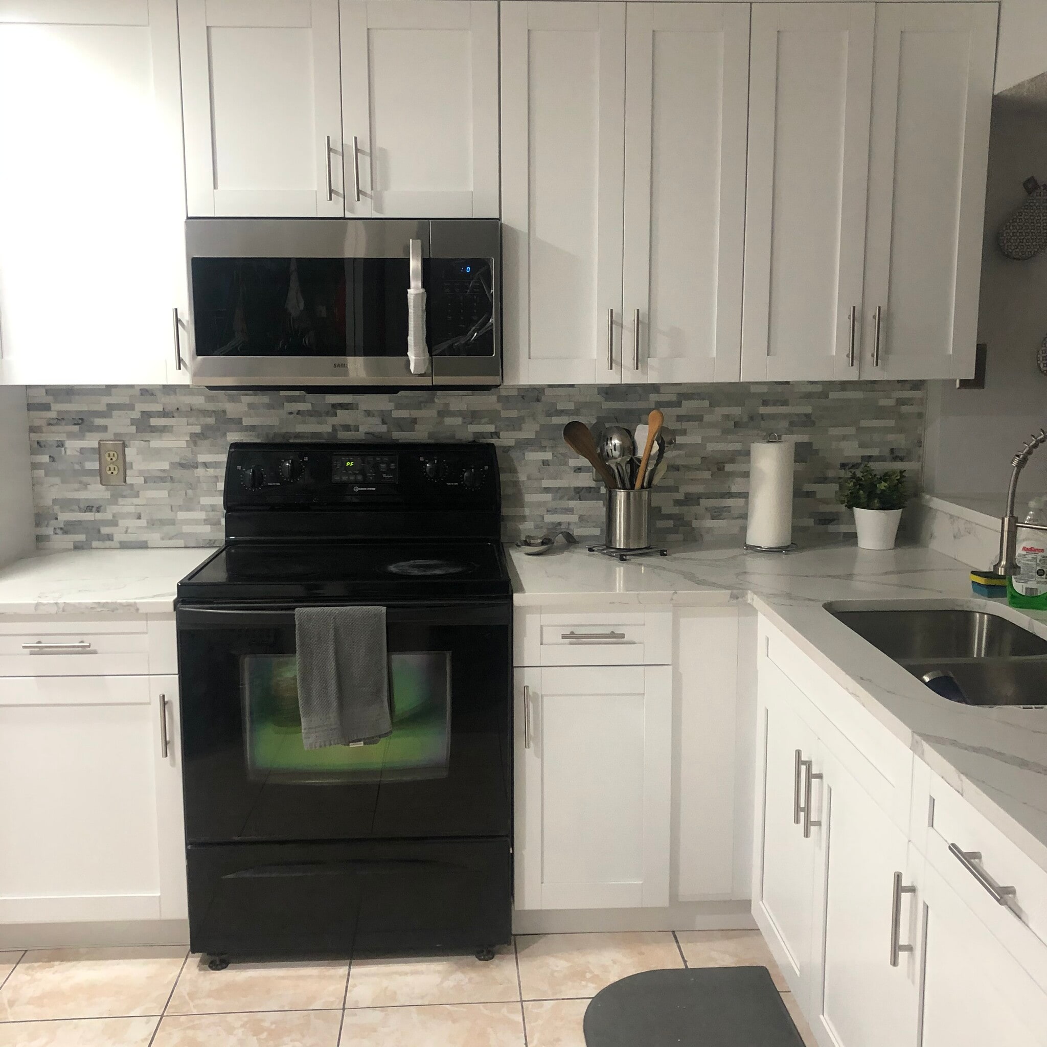 Kitchen - 327 Lake Placid Ct