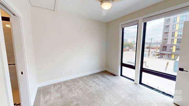 Building Photo - 1211 Minter Pl