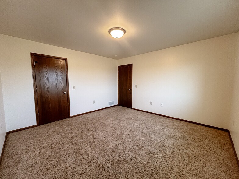 Building Photo - 4095 136th St