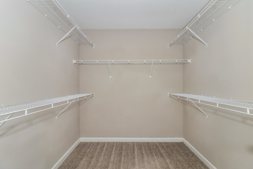 Building Photo - 602 Fieldcrest Dr
