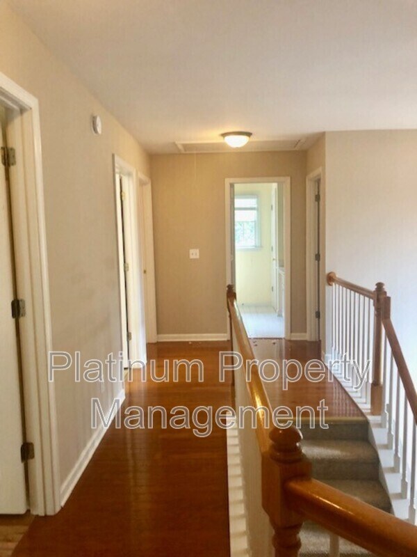 Building Photo - 3335 Woodside Ct