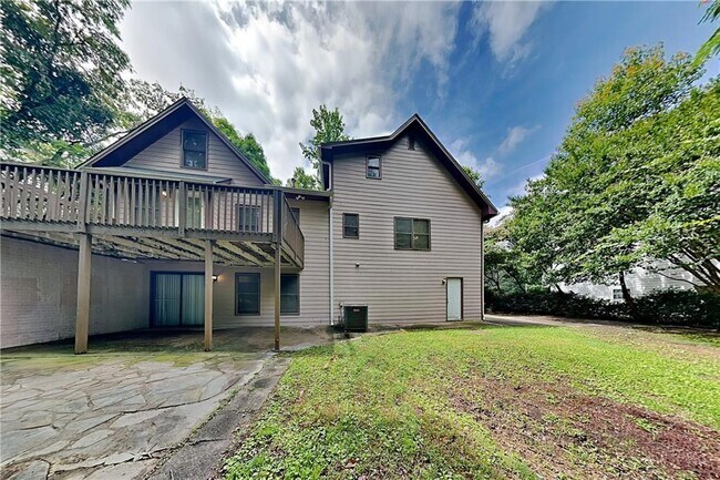 Building Photo - 4125 Inola Trail NE