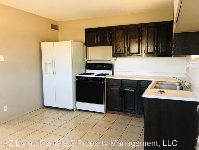 Building Photo - 3 br, 2 bath House - 2125 Club Avenue
