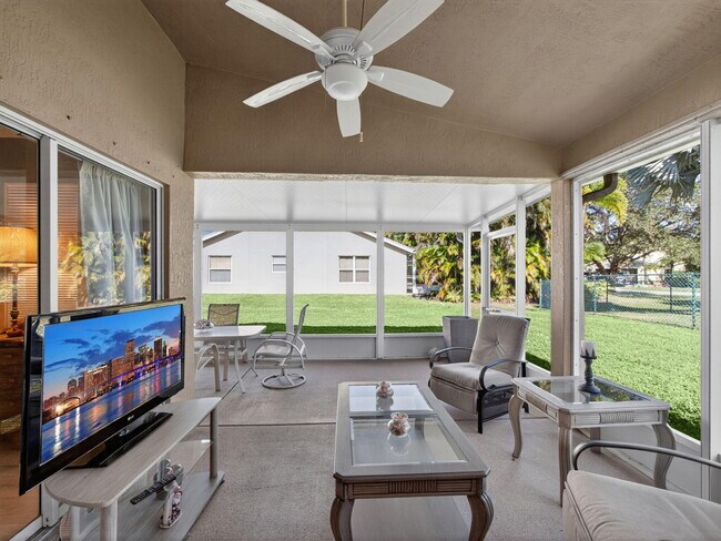 Building Photo - 2757 SW Versailles Terrace